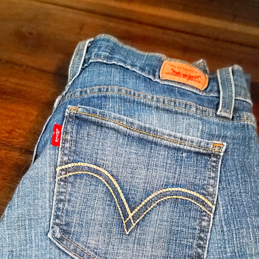 Levis super low rise jeans 524